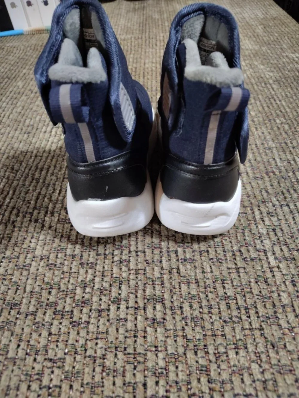 USED Ashion Kids High Top basketball shoes,Black/Gold/White EU 27 US 10 Toddler